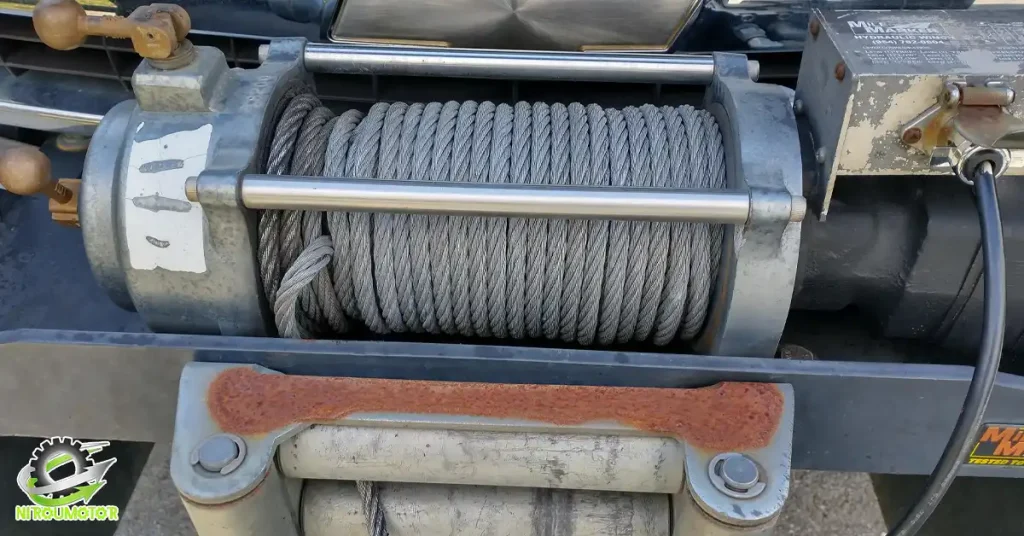 رعایت فاصله مناسب با بالابر